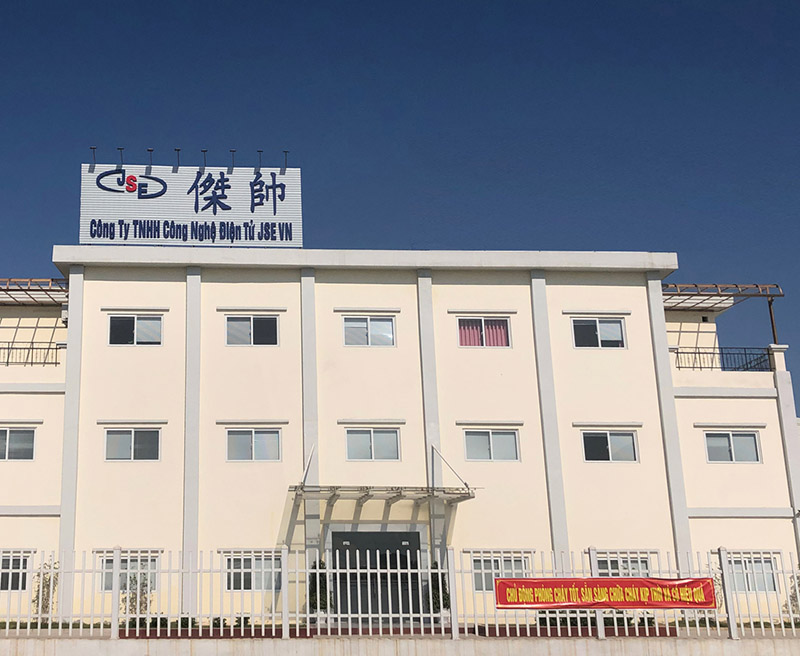 越南杰帥電子有限公司采購我司晉力達2臺大型波峰焊，用于數(shù)據(jù)線及充電器加工